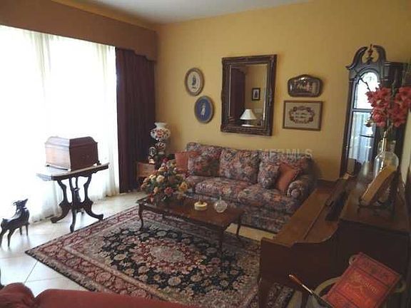 3rd image of 613 Pigeon Ln