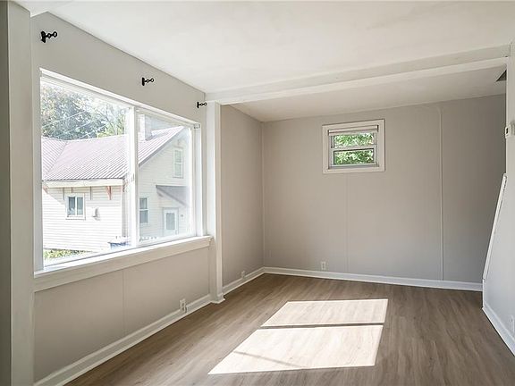 5th image of 28 Mildred Ave