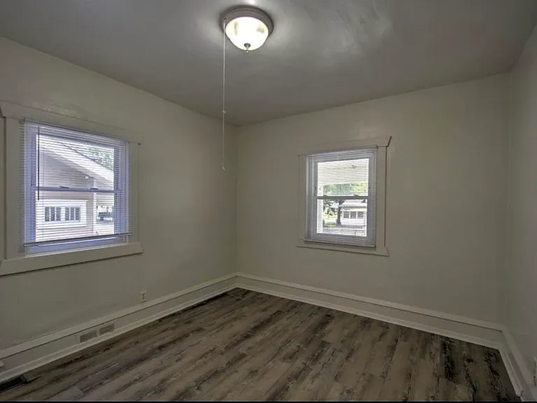 1621 N Monroe St — Photo 7