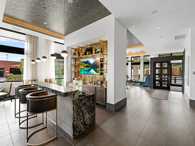 Bar & Bistro