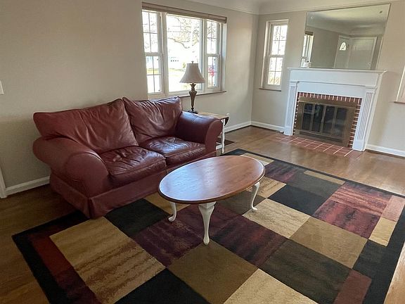 4th image of 8266 Wexford Ave