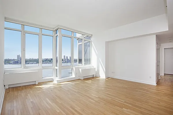 Rented by BLU Real Estate | media 14