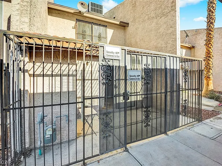 4189 Mississippi Ave — Photo 14