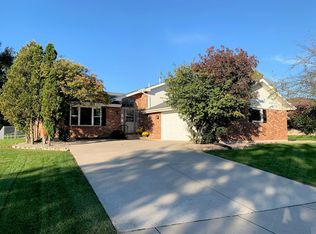 453 Pasadena Ave, Beecher, IL 60401
