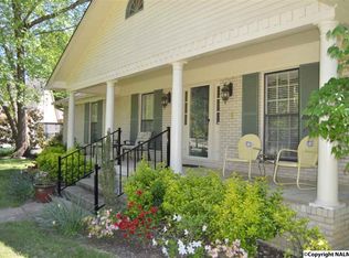 2407 Old Creek Trl SE, Decatur, AL 35603