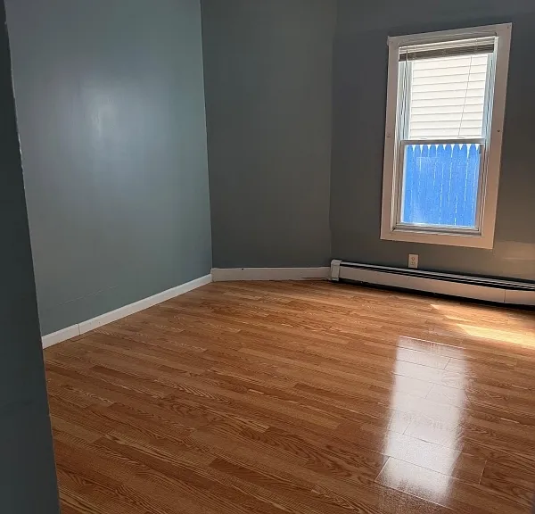 715 Noble Ave — Photo 5