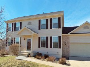 5325 Ironwood Dr, Cedar Falls, IA 50613