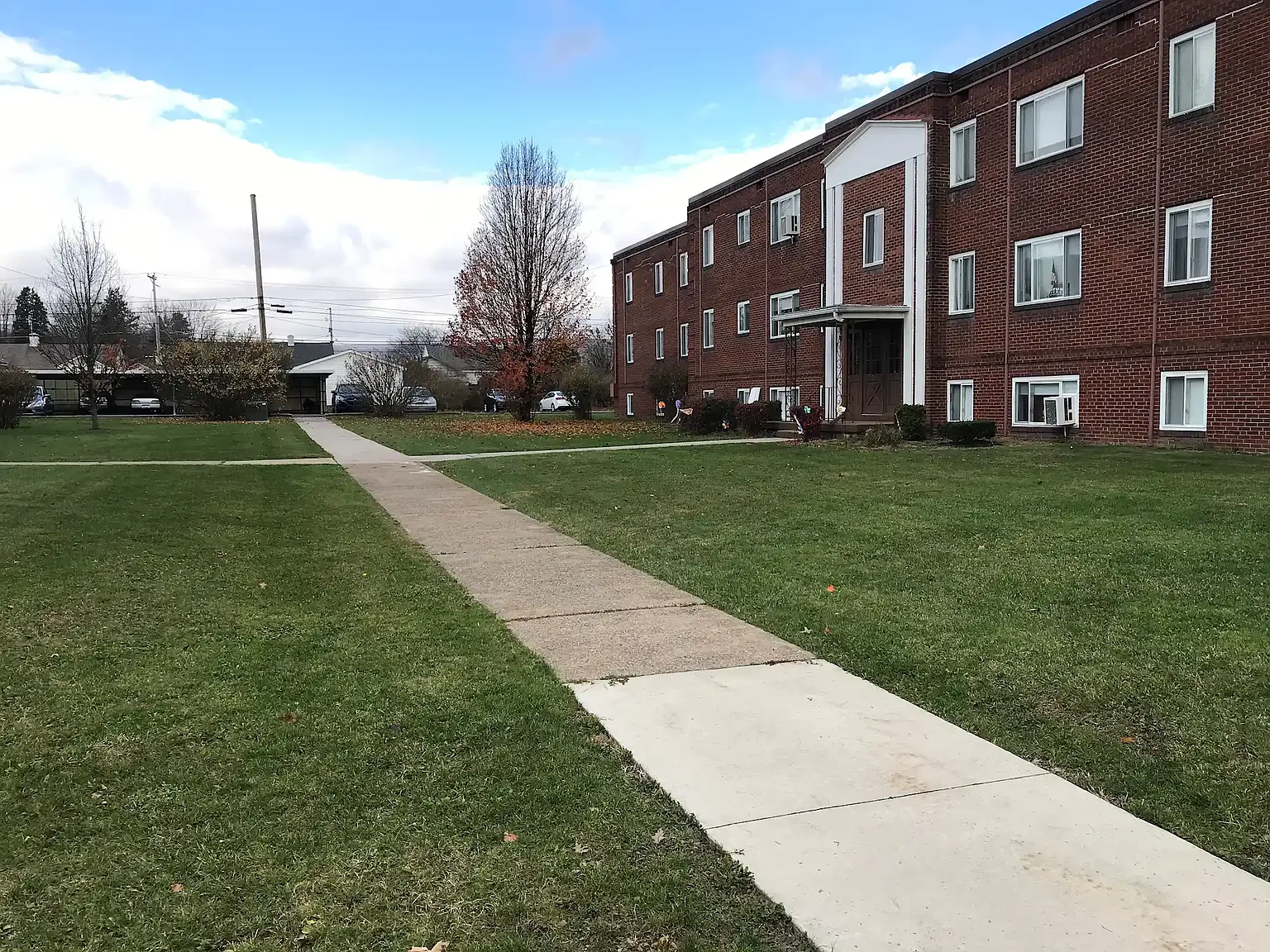 Edward's Hill & Norwood Gardens Apartments — Photo 3