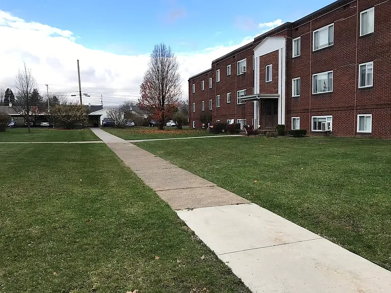 Edward's Hill & Norwood Gardens Apartments — Photo 3