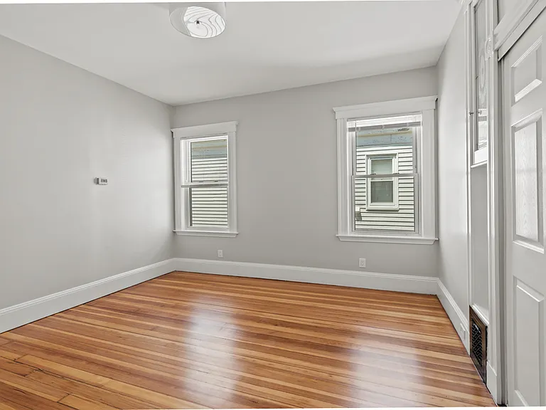 19 Taft St #1 — Photo 6
