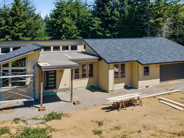 62039 Double Eagle Rd, Coos Bay, OR 97420