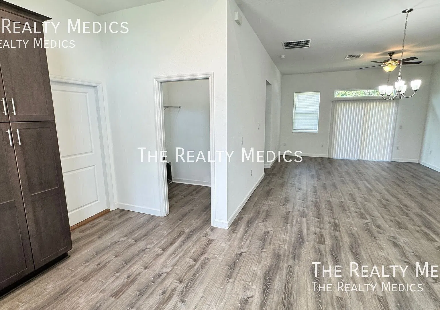 Fantastic 4 Bedroom, 2 Bathroom Home in Poinciana!! — Photo 3