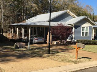 141 Cherokee Dr, Starkville, MS 39759