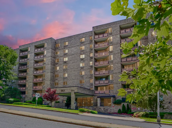 143 Hoyt Street APT 3B, Stamford, CT 06905