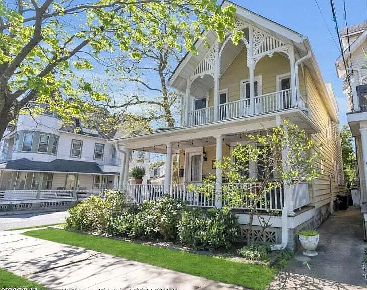 80 Heck Ave — Photo 1