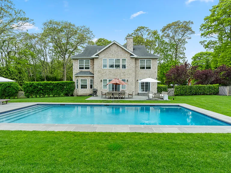 56 Sandy Hollow Rd — Photo 2