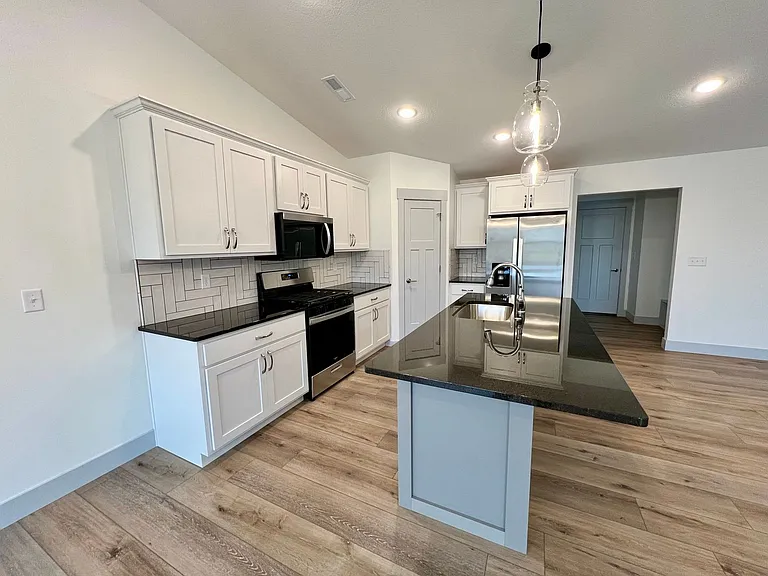 4646 Pierce Dr — Photo 7
