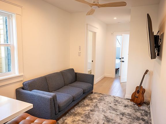 3rd image of 638 Rhode Island St APT D