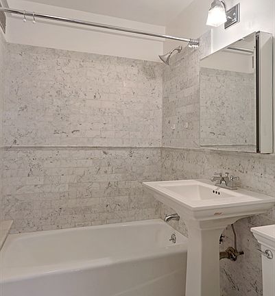 4th image of 50 W 72nd St APT 412