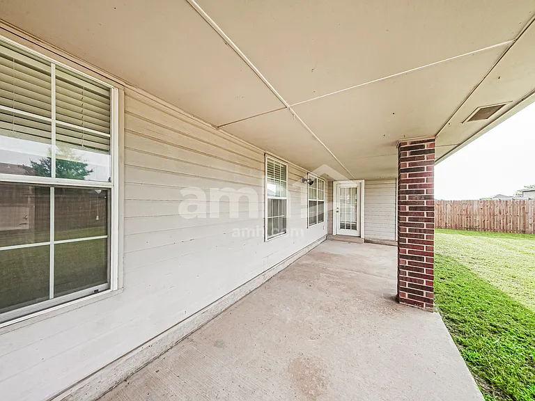 316 SW 40th St — Photo 15