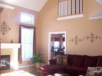 5th image of 845 Artesia Way