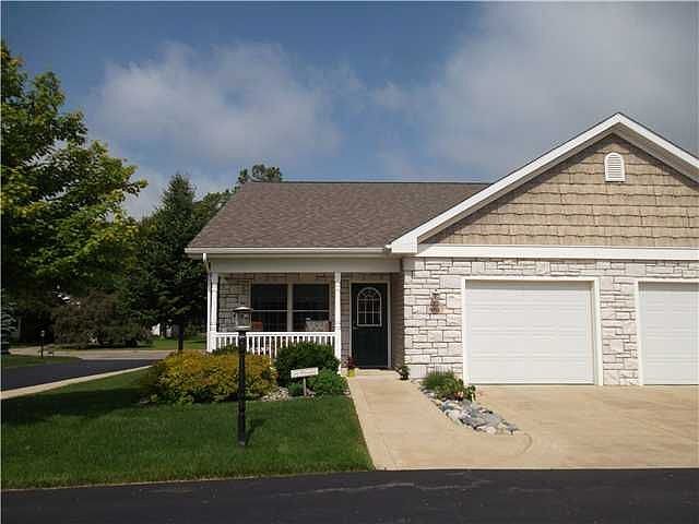 1st image of 901 Evergreen Ln
