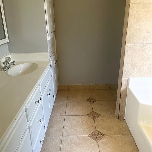 6605 Denham Ct — Photo 17