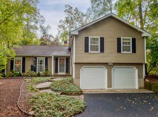 911 Glenbard Rd, Glen Ellyn, IL 60137