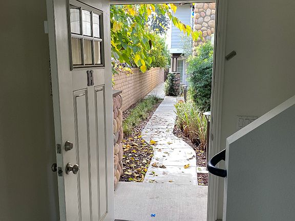 4th image of 210 N Vine Ave #H