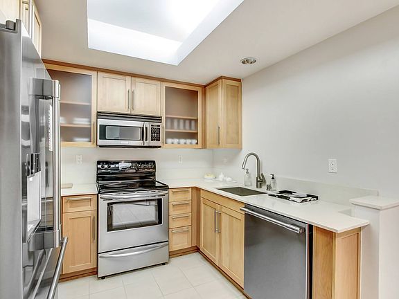 3rd image of 10599 Wilshire Blvd APT 216
