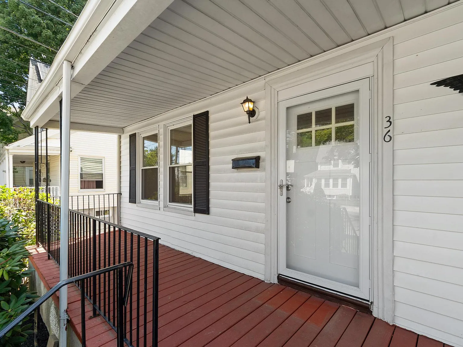 4 bed, 1.5 bath, 1900 sqft, $3,750 — Photo 2