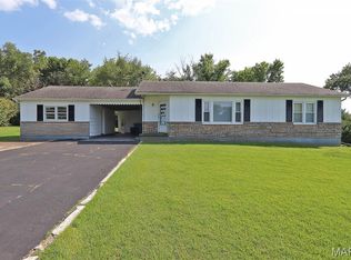 302 Fairview Ln, Desloge, MO 63601
