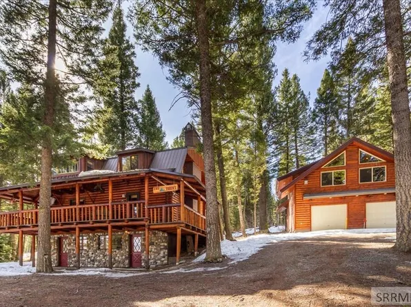 3626 Meadow View Ln, Island Park, ID 83429