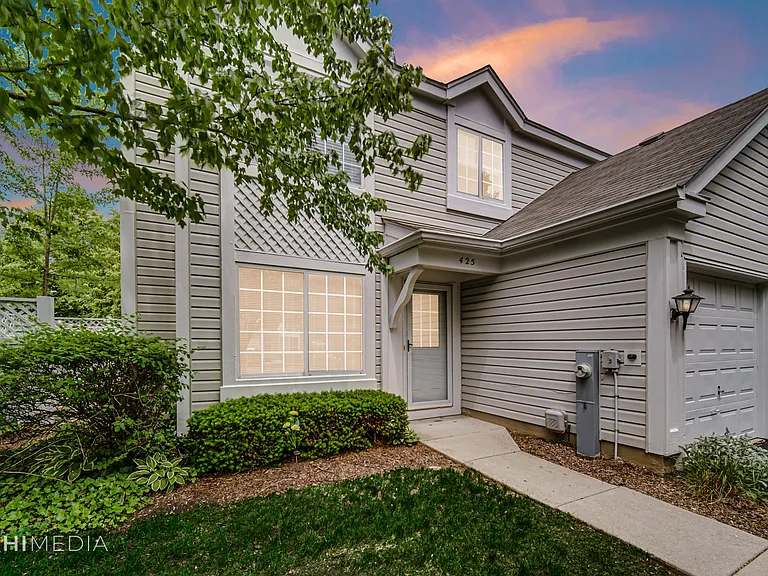 425 Monmouth Ct — Photo 21