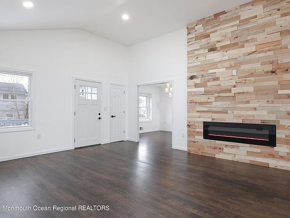 3rd image of 652 Monmouth Avenue