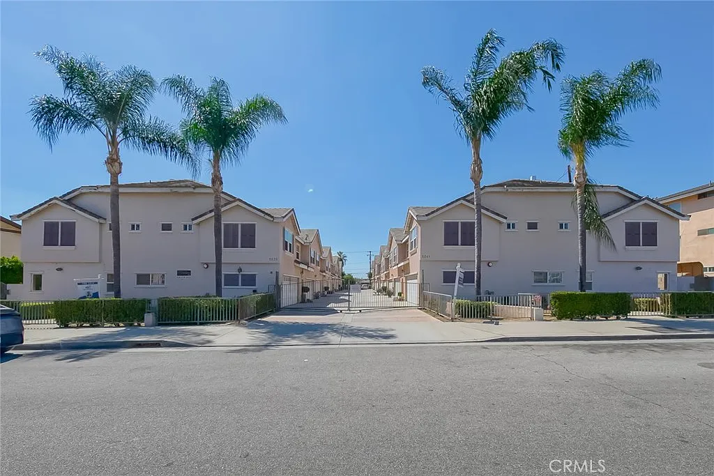 3 bed, 1786 sqft, $3,950 — Photo 1