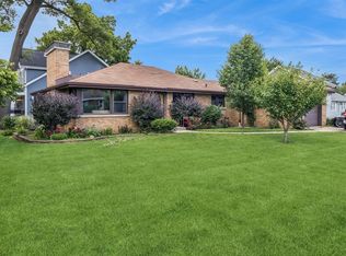 4 E Madison St, Villa Park, IL 60181