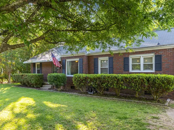 124 Laurel Ave E, Greenwood, SC 29649