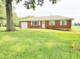 505 N Buckner Tarsney Rd, Buckner, MO 64016