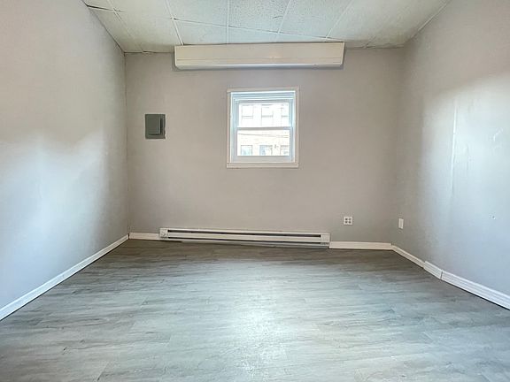 5th image of 52 Harrison Ave #2E