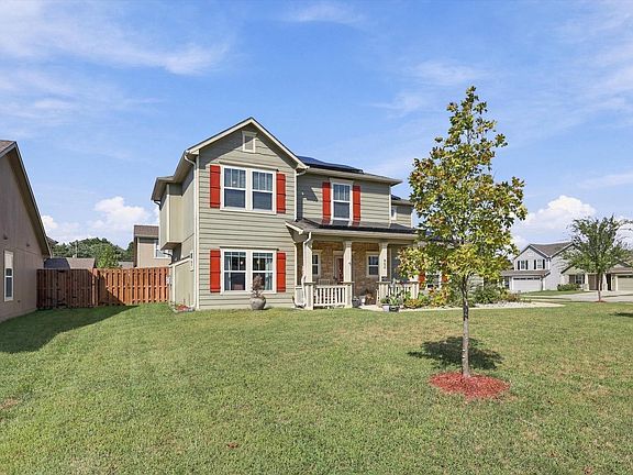 4th image of 902 W 30th Ter