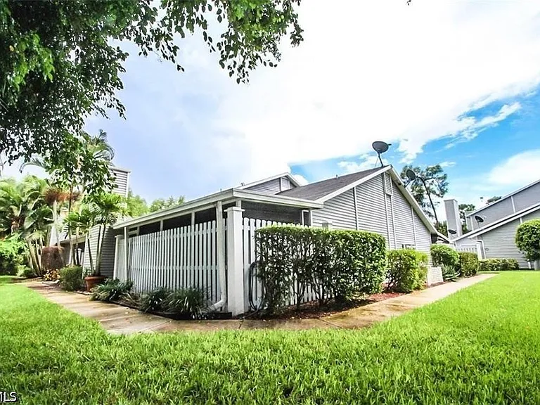 6220 Timberwood Cir #122 — Photo 4