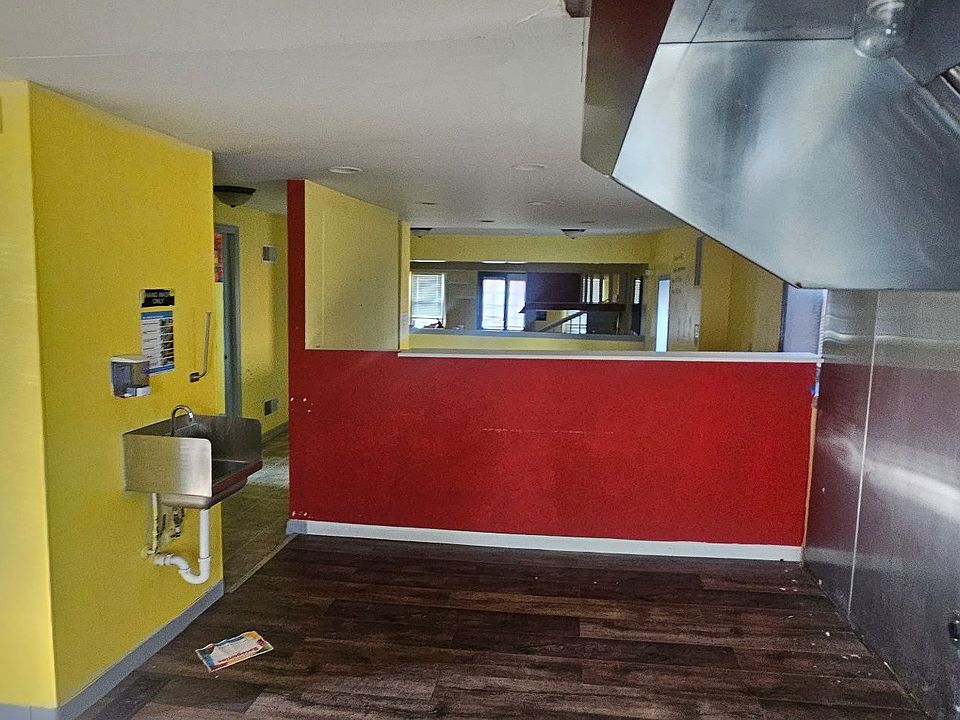 Front counter window areaideal for reception, checkout, or customer service.