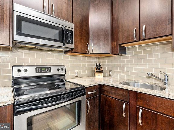 4th image of 245 15th St SE APT 105