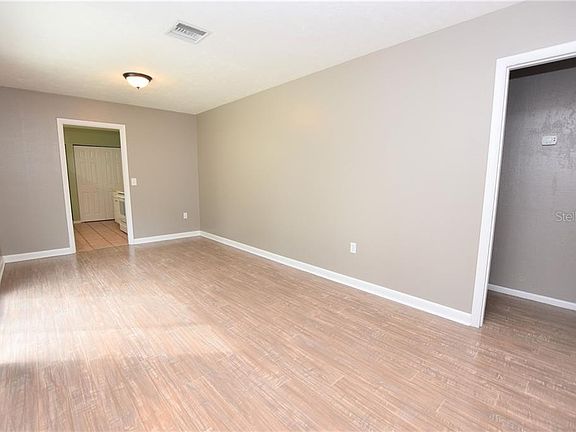 5th image of 2835 Kathryn Ave