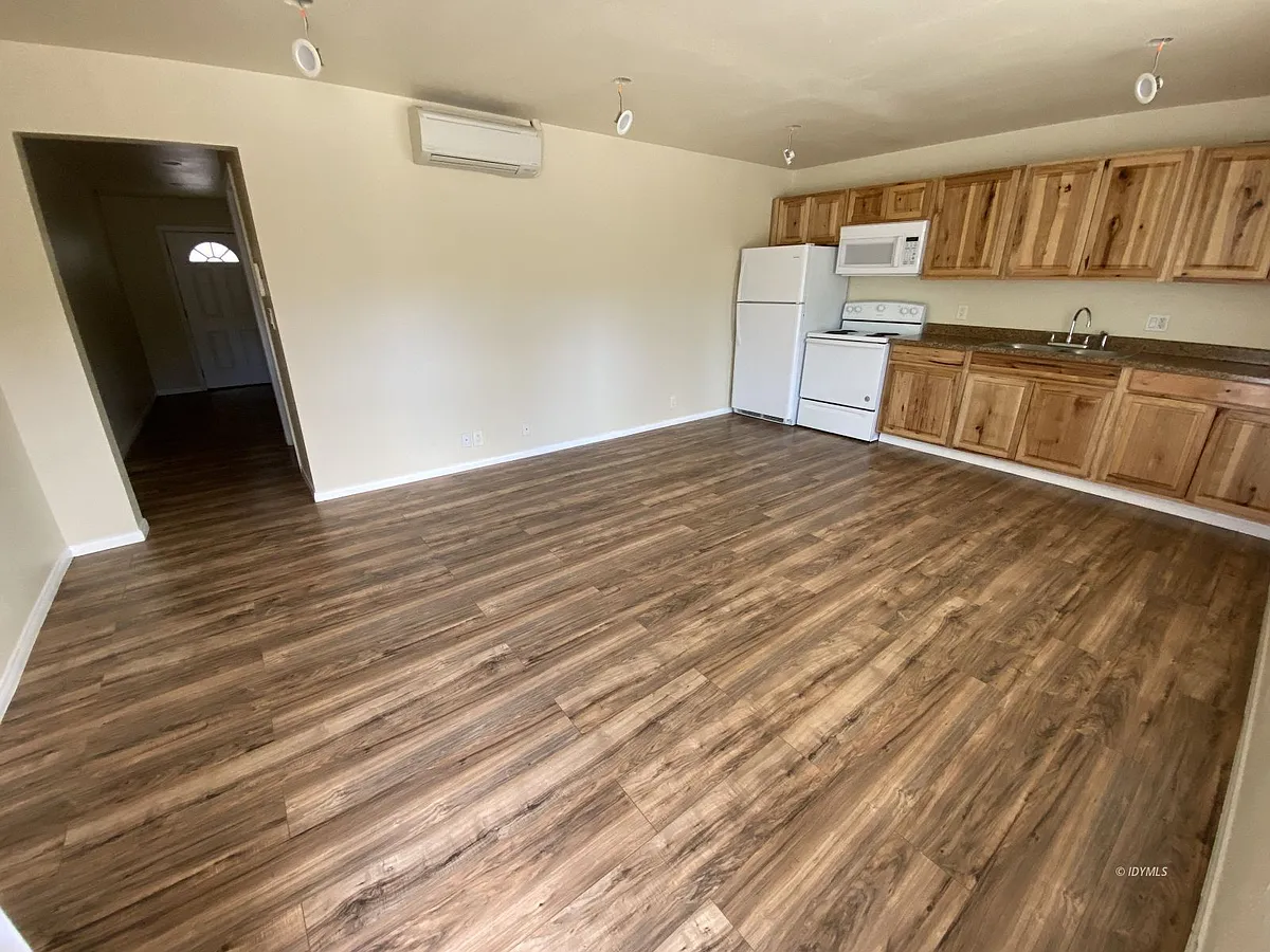 Building Photo - 26500 Highway 243 #G