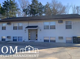 1703 Riggs Rd #4, Saint Peter, MN 56082