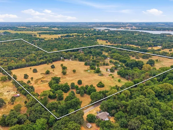 2449 County Road 1215, Savoy, TX 75479