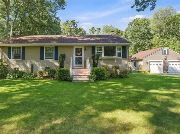12 Trim St, Rehoboth, MA 02769