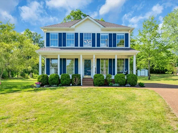 2704 Cash Ct, Thompsons Station, TN 37179